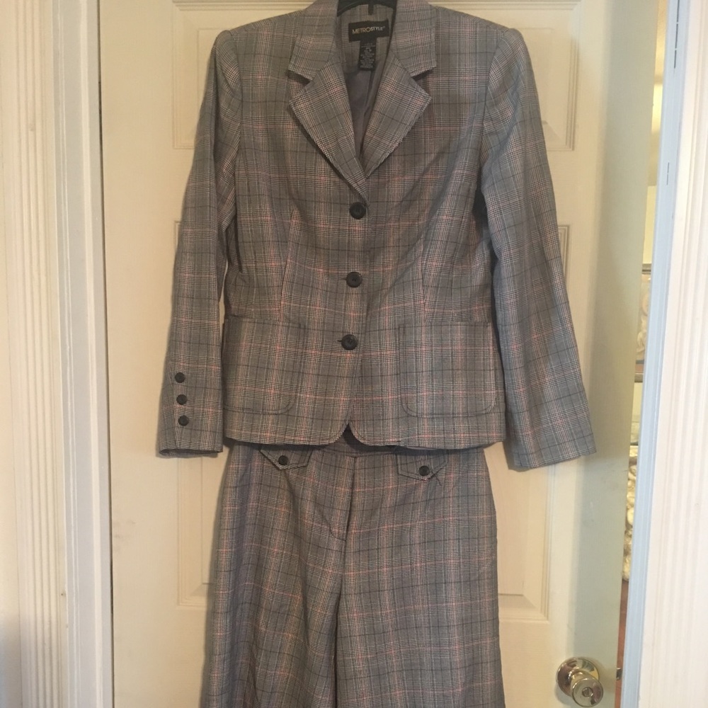 Metro style pant set